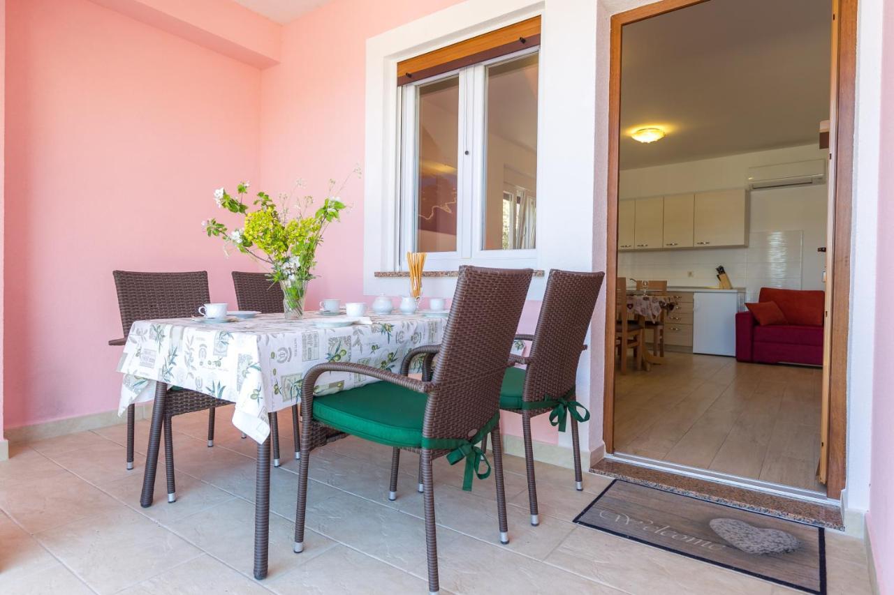 Apartments By The Sea Veli Rat, Dugi Otok - 11525 Esterno foto