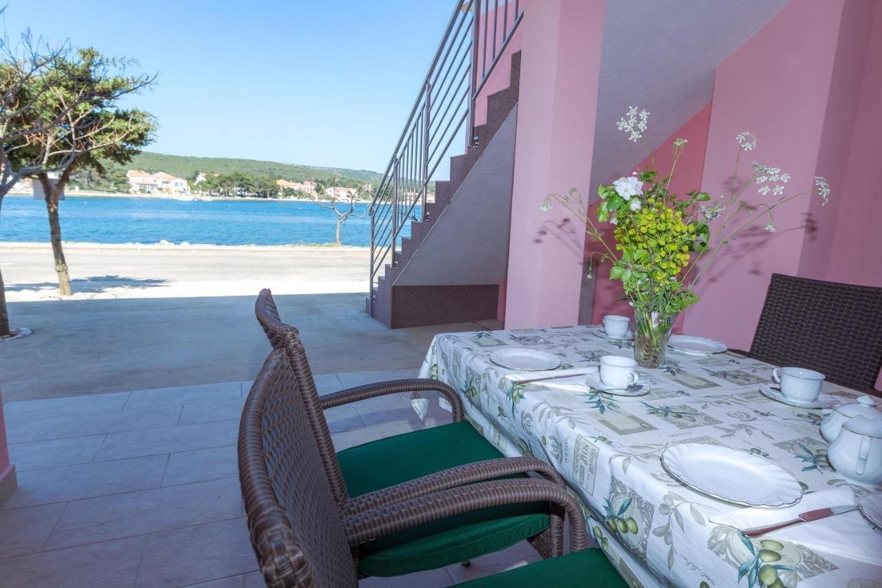 Apartments By The Sea Veli Rat, Dugi Otok - 11525 Esterno foto